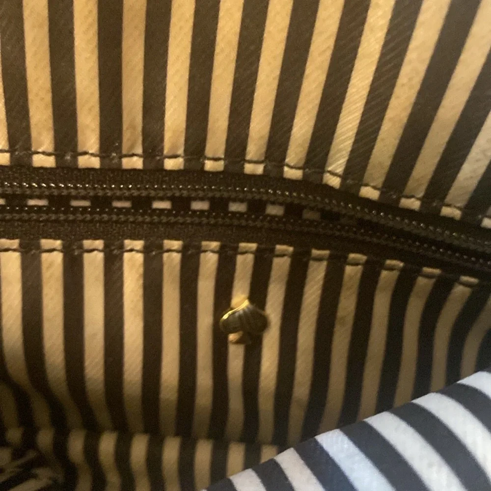 Kate Spade black Cameron Street Lucie crossbody bag purse adjustable strap
